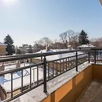 Sunny Ap & Parking 5min From The Апартамент *