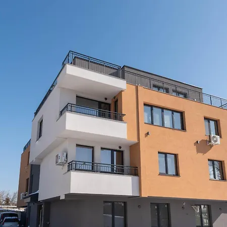 Sunny Ap & Parking 5min From The 公寓