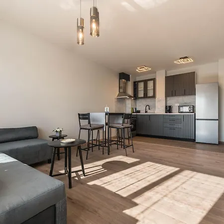 Sunny Ap & Parking 5min From The * 瓦爾納