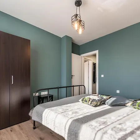 Sunny Ap & Parking 5min From The * 瓦爾納