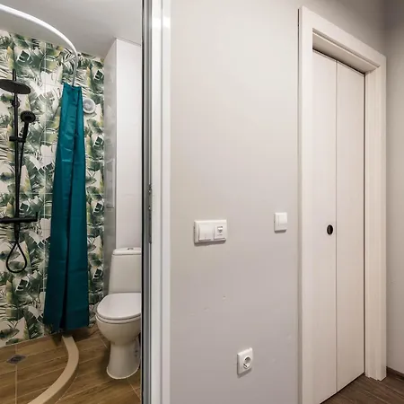 Sunny Ap & Parking 5min From The 公寓