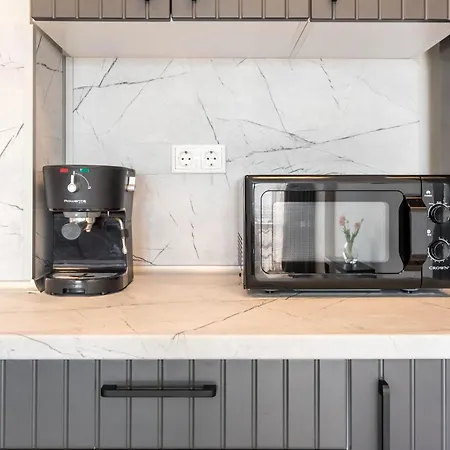 Sunny Ap & Parking 5min From The 公寓 *