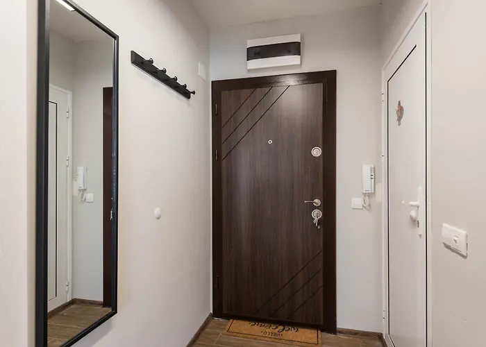 Daire Sunny Ap & Parking 5min From The *